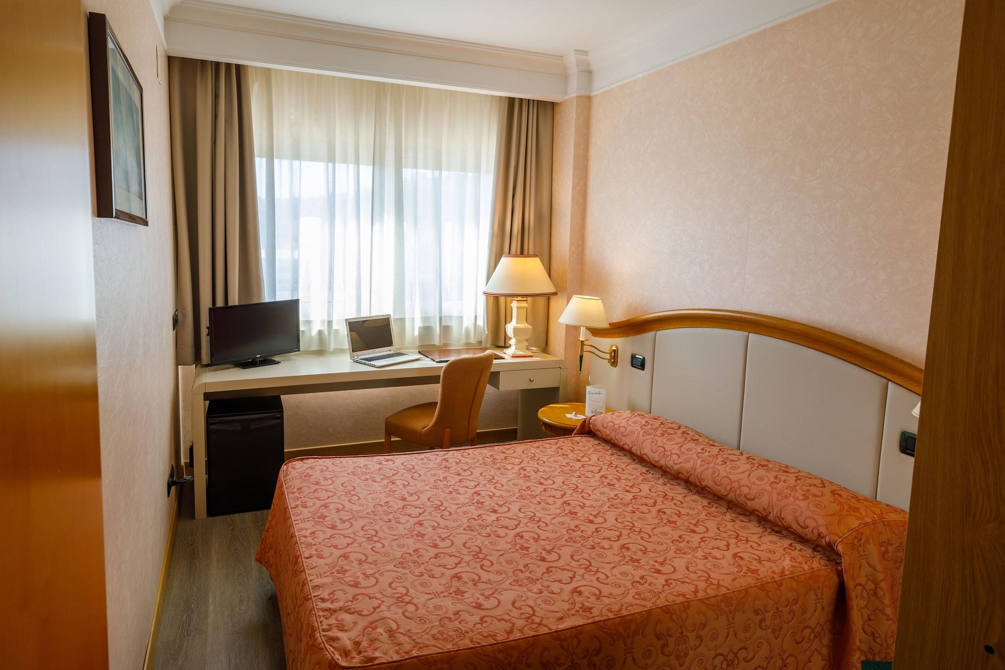 Perugia Plaza Hotel מראה חיצוני תמונה