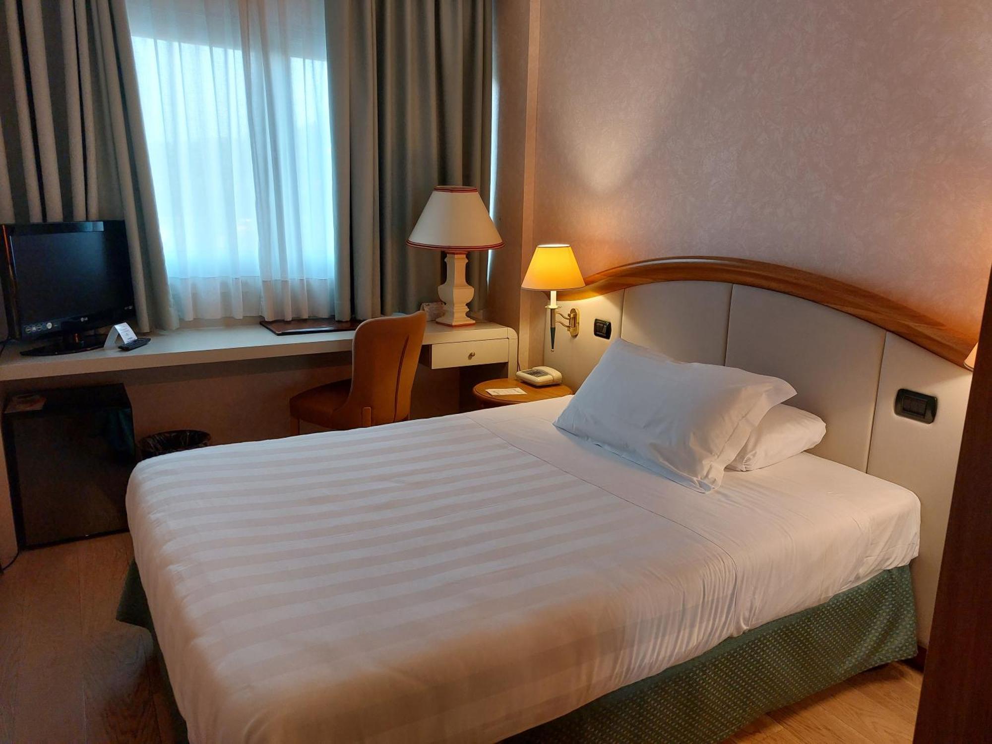 Perugia Plaza Hotel מראה חיצוני תמונה
